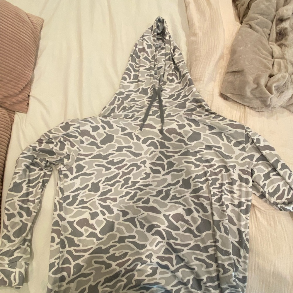 Burlebo performance hoodie- White Camo. Size XL. Great condition.